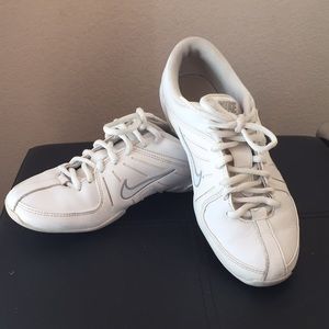 Nike Mixdown 2 Athletic Shoes